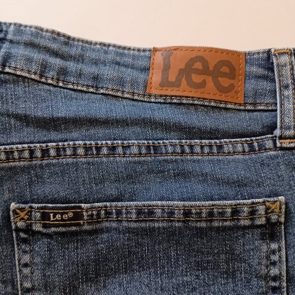 Lee Denim Mid Rise Shorts Women’s Size 14 NWT - Picture 4 of 12